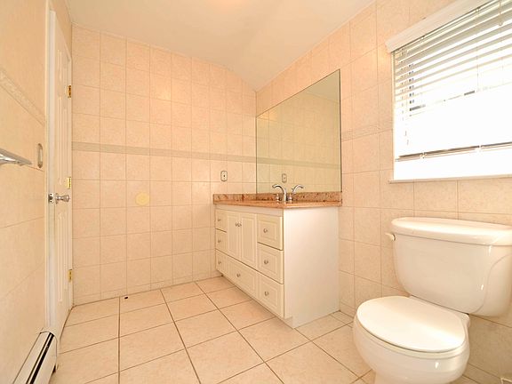 2nd image of 326 Eltingville Blvd