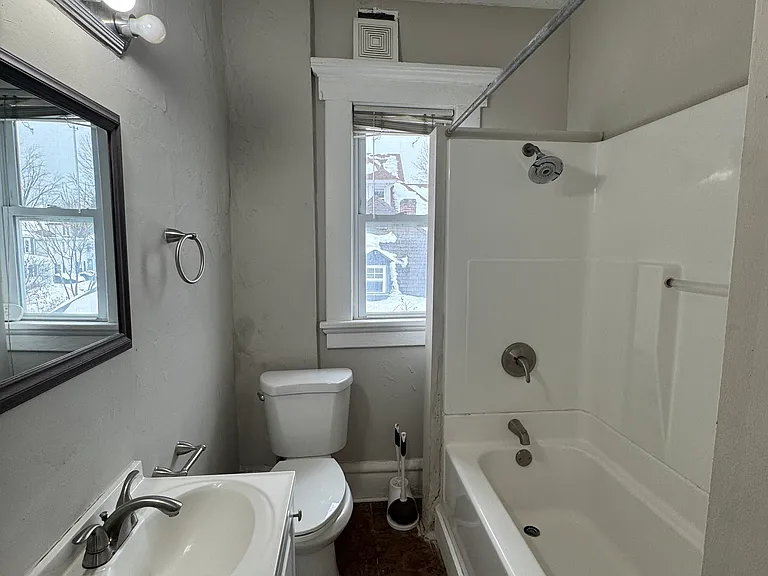 60 E Patterson Ave — Photo 29