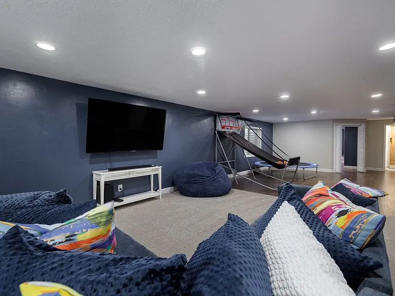 1808 E 2000 S — Photo 18