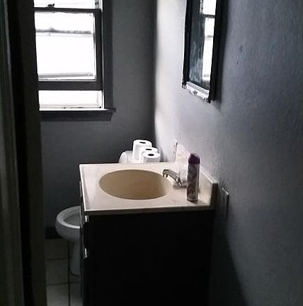 4th image of 1430 E 49th St S