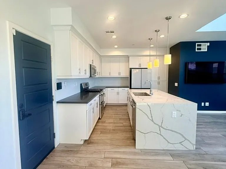 2344 Element Way — Photo 2