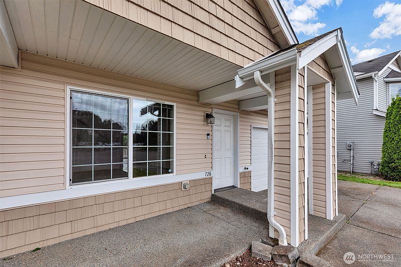 3rd image of 728 95th Court SE