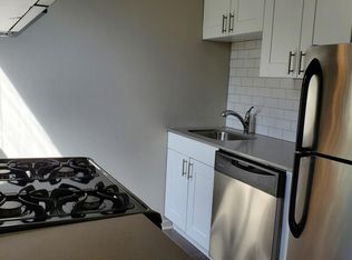 668 W Roscoe St APT 1, Chicago, IL 60657