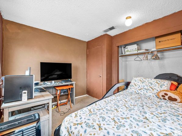 995 Adrian Way, Sparks, NV 89431