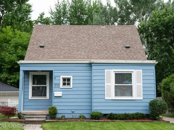 445 E Baker Ave, Clawson, MI 48017
