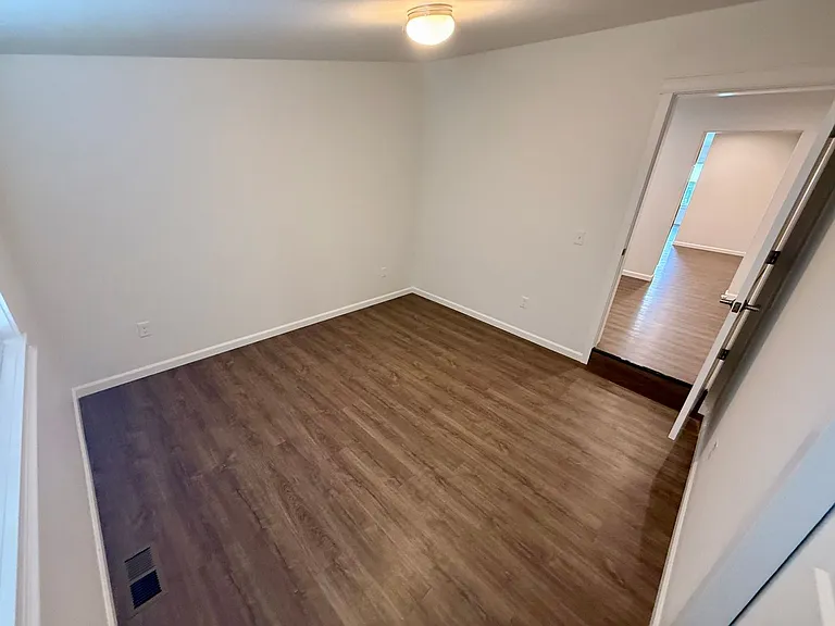 1329 Elm St — Photo 24