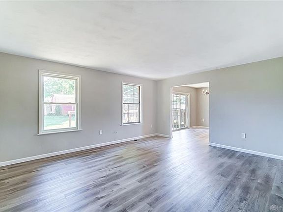 3rd image of 617 Lake Forest Dr