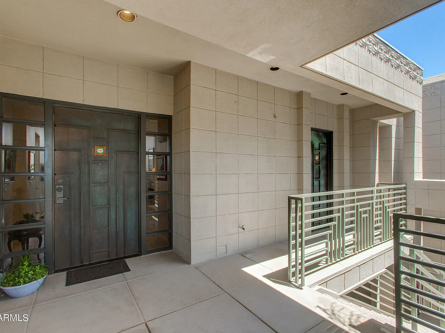 2 bed, 2.0 bath, 1628 sqft, $5,000 — Photo 2