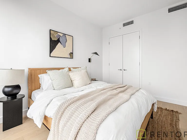 622 11th Ave #1006 — Photo 5