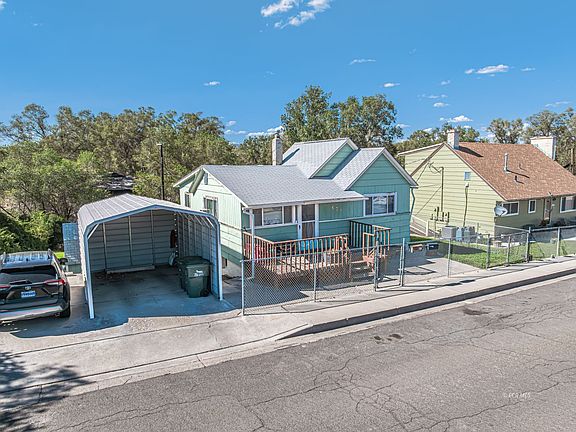 5th image of 671 Ouderkirk Ave