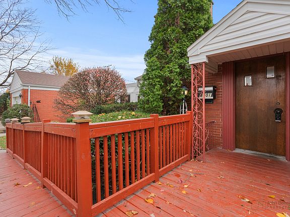 4th image of 8601 Le Claire Ave