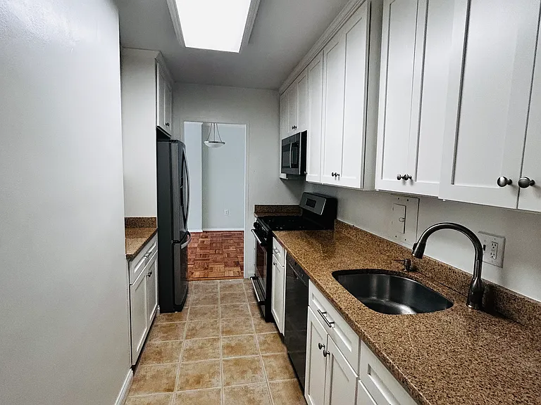 4000 Tunlaw Rd NW #312 — Photo 9