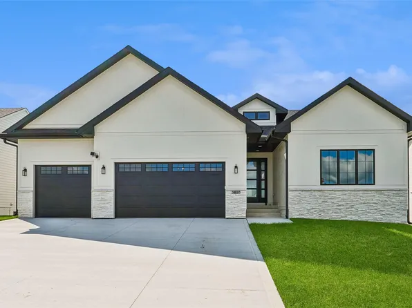 3810 Fieldstone Dr, Waukee, IA 50263