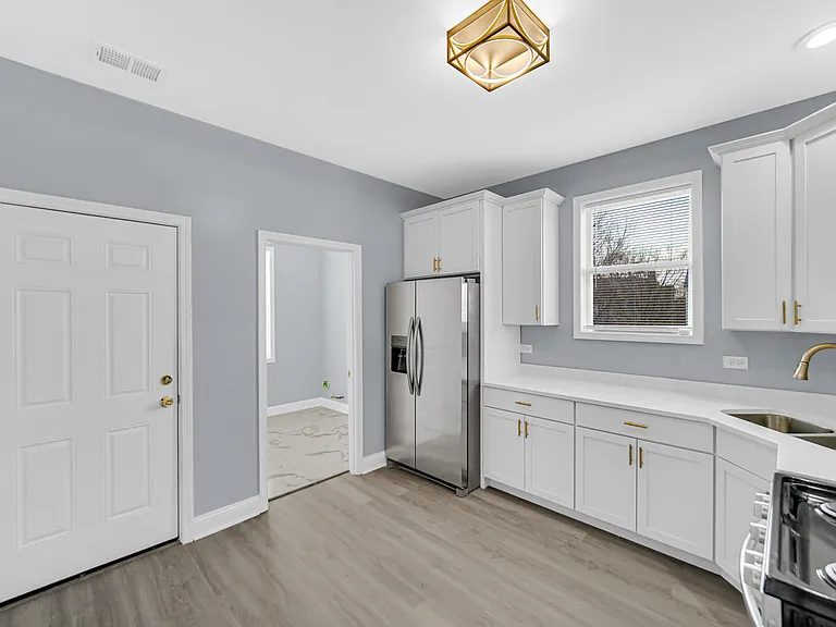 5211 S Bishop St #2 — Photo 3