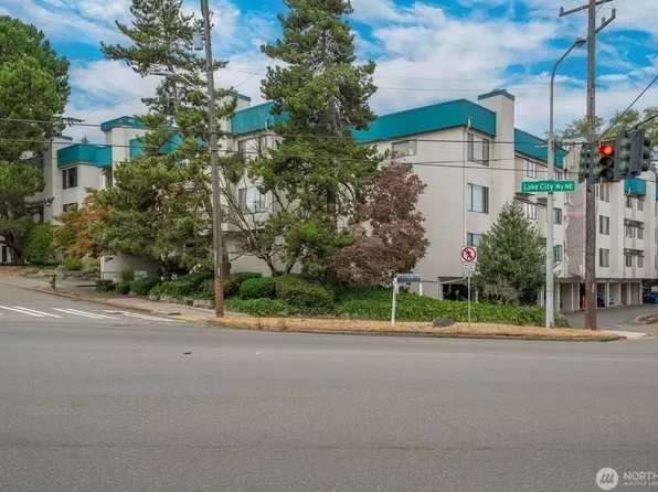 1740 NE 86th St APT 304, Seattle, WA 98115