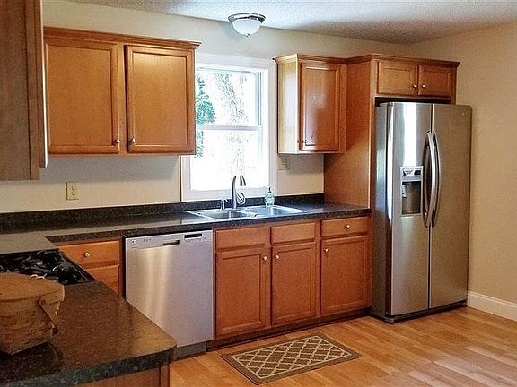 3rd image of 4923 Virginia Ave
