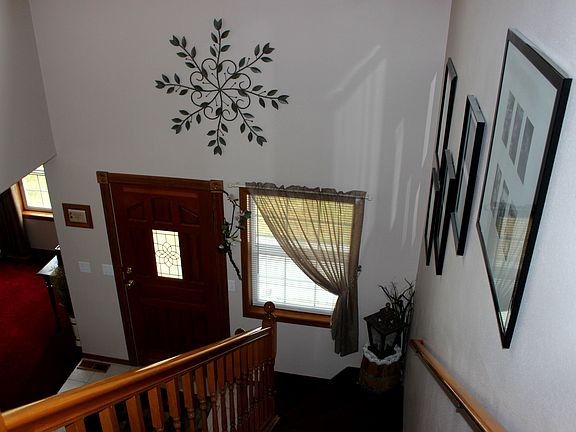 5th image of 118 Creekside Pl