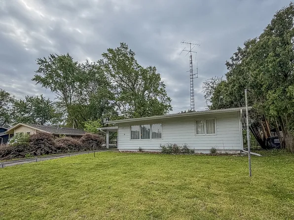 1001 E Burkwood Dr, Urbana, IL 61801
