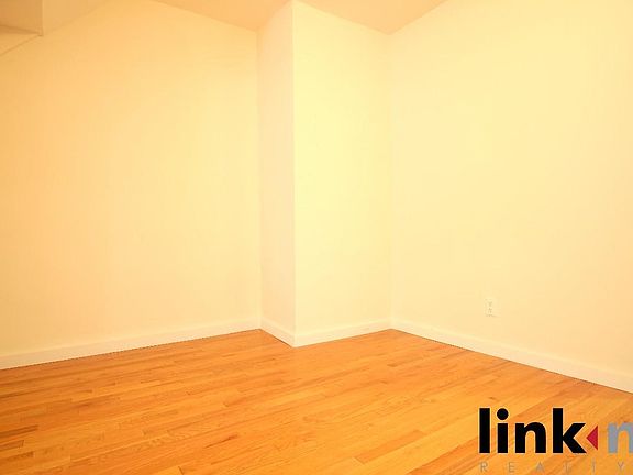 4th image of 198 Brinsmade Ave #1