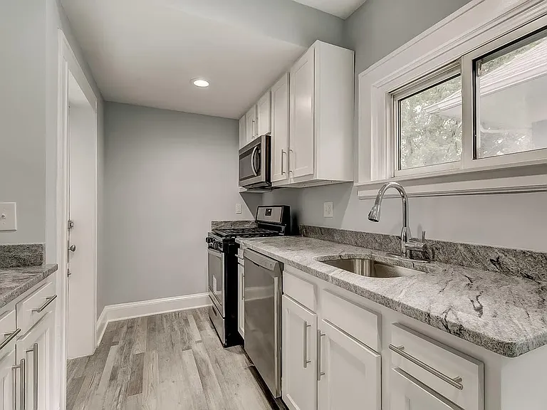 4813 Crowson Ave — Photo 4