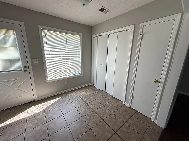 5126 Brushwood Dr — Photo 17