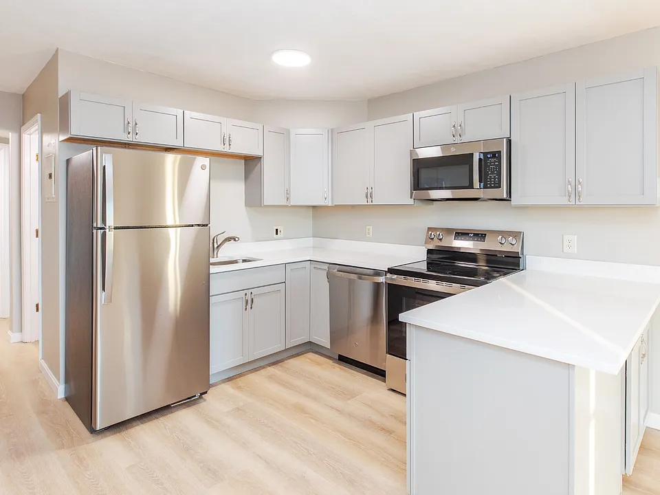 487 Ocean Blvd #1