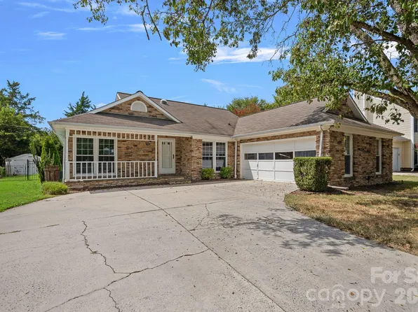 10243 Fairway Ridge Rd, Charlotte, NC 28277