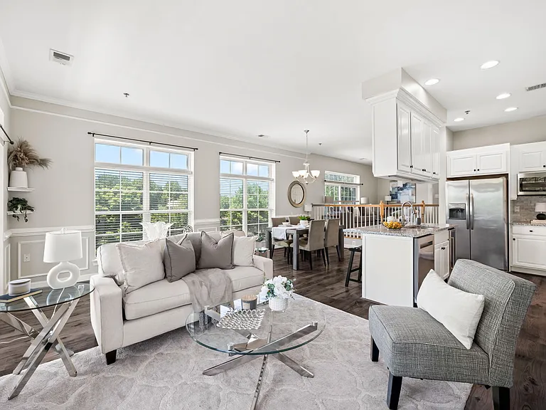 810 Belmont Bay Dr #201 — Photo 20