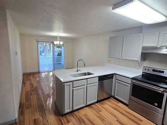 5th image of 2754 SW 28th St