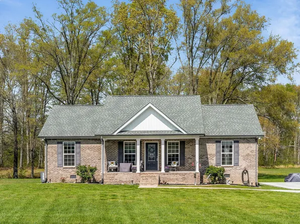 522 Green Meadow Dr, Smithville, TN 37166