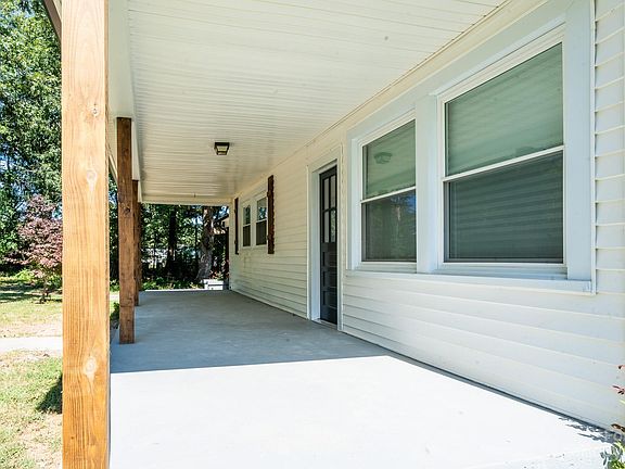 3rd image of 2214 Russell Dr