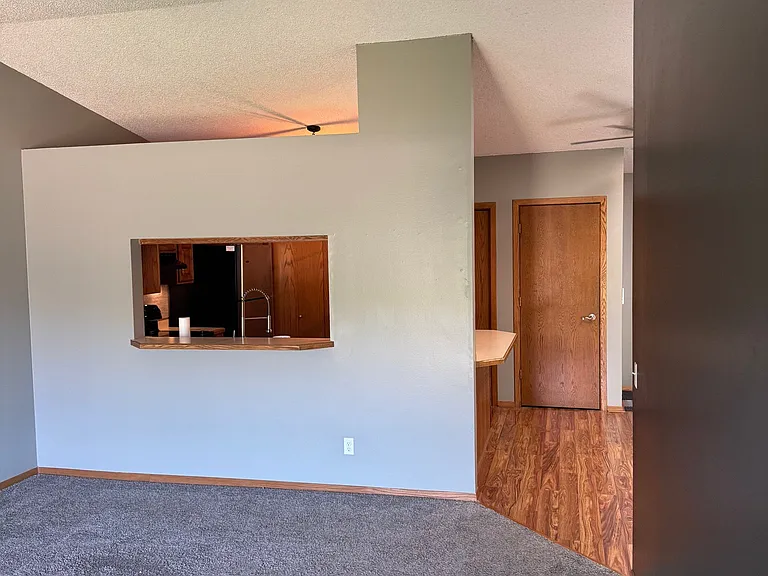 11139 Edgewood Cir N — Photo 18
