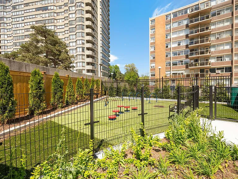 60 Central Park Dr #2306 — Photo 47