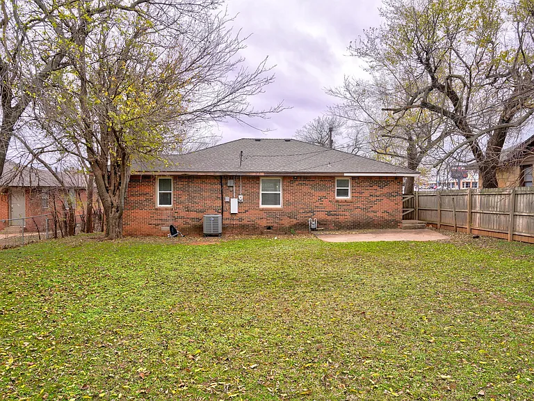 2845 Cambridge Ct — Photo 46