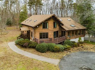 46 Casino Dr, Farmingdale, NJ