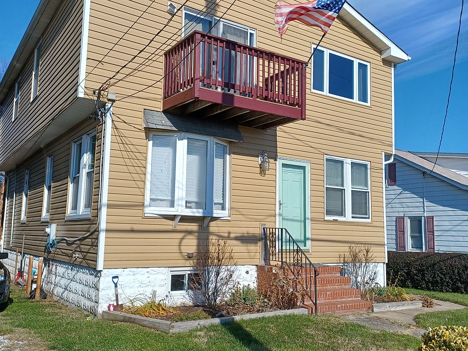 1st floor unit with private access.