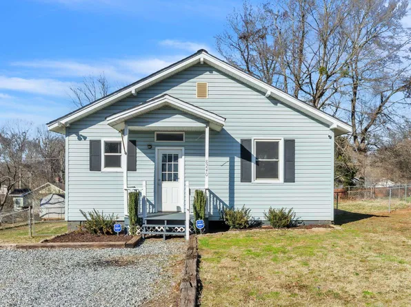 8240 2nd St, Boiling Springs, SC 29316