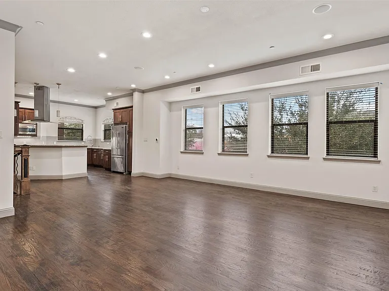 3142 Ross Ave #7 — Photo 8