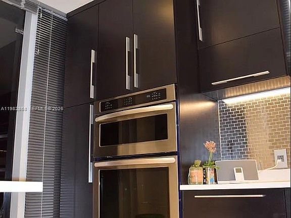 4th image of 701 Brickell Key Blvd APT 910