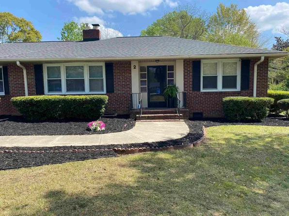 2 Burgundy Dr, Greenville, SC 29615