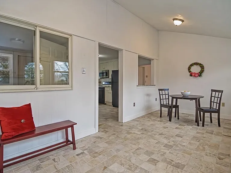 18 Walcott St #1 — Photo 4
