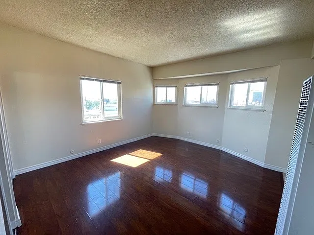 2600 W 8th Street — Photo 36
