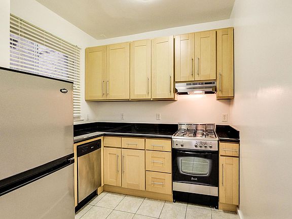 4th image of 655 Hyde St APT 6
