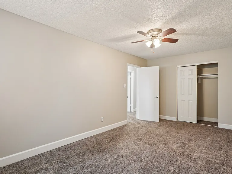 Aspen Townhomes — Photo 14