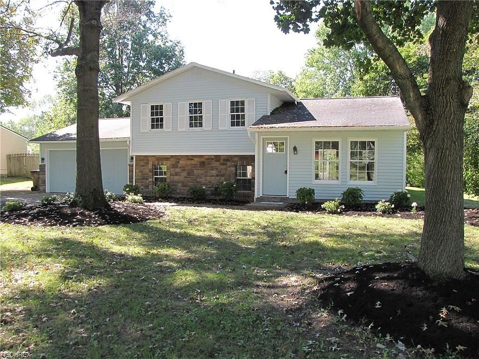 1st image of 129 Elmwood Dr