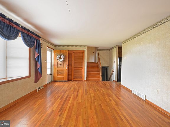 4th image of 117 Morris Ave