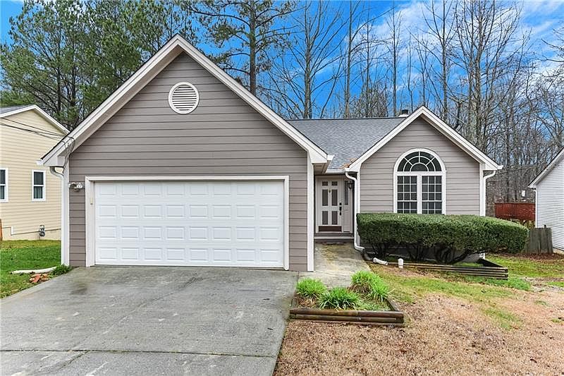 1st image of 830 Harbins Cove Dr