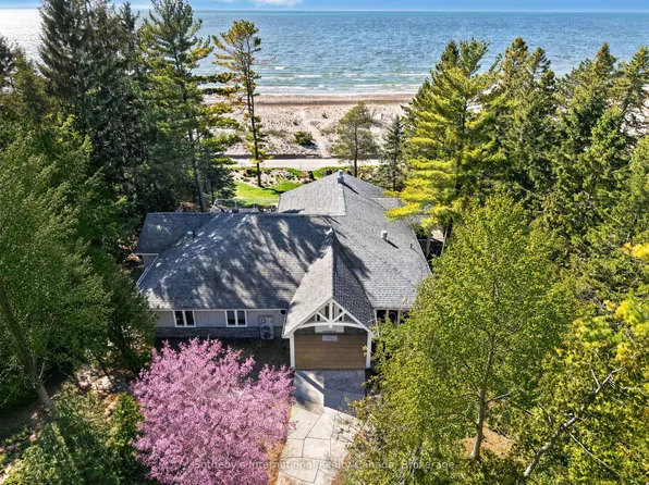 1036 River Rd E, Wasaga Beach, ON L9Z 2P7