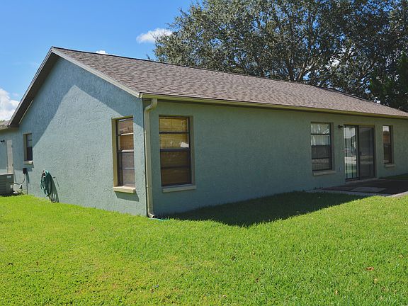 3rd image of 184 Cinnamon Lake Cir