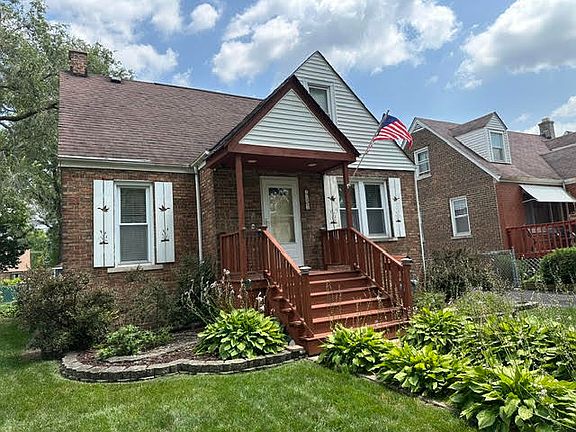 2nd image of 17611 Maple St